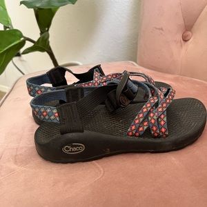 chacos (patterned)